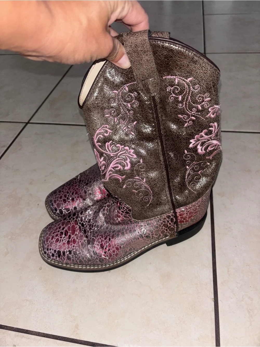 Girls Metallic Pink Embossed Western Pull-On Boots